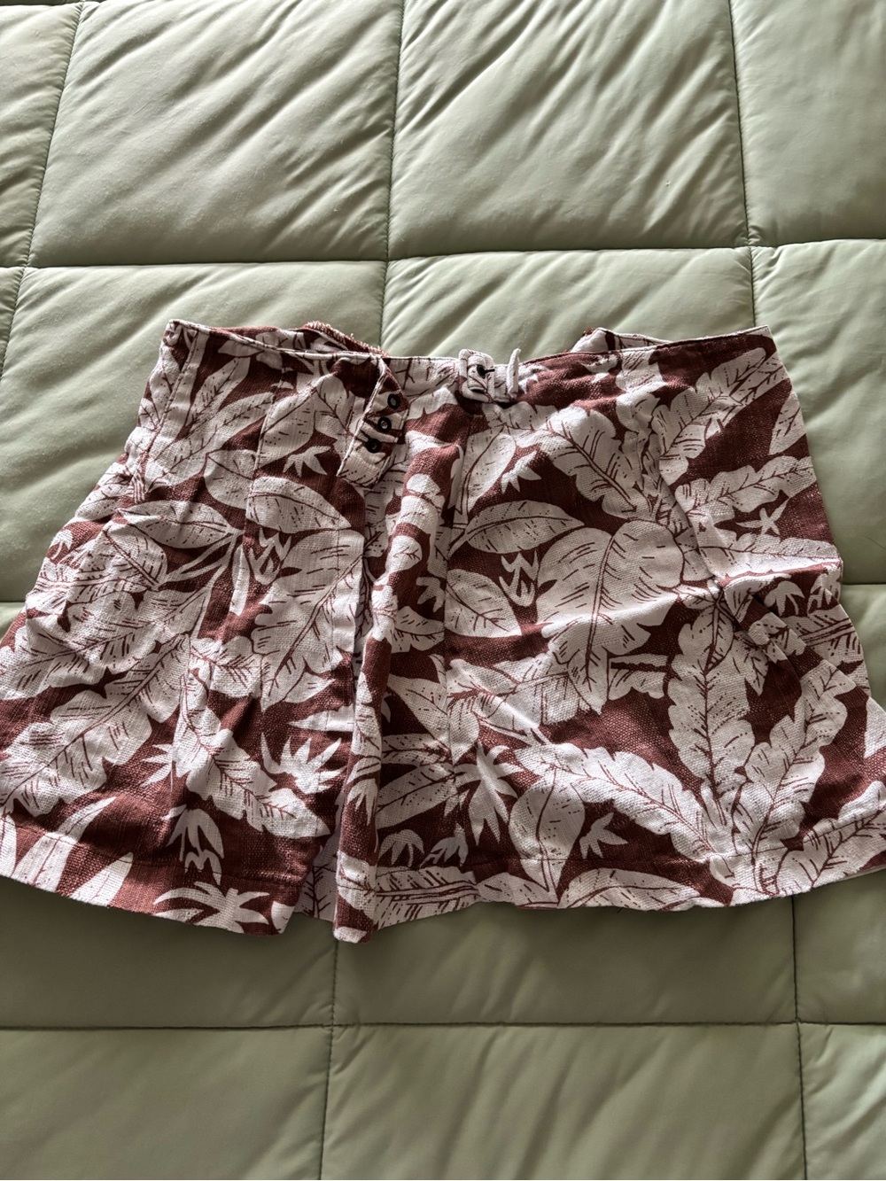 Women’s Tropical Print Linen-Blend Shorts in Rust and White